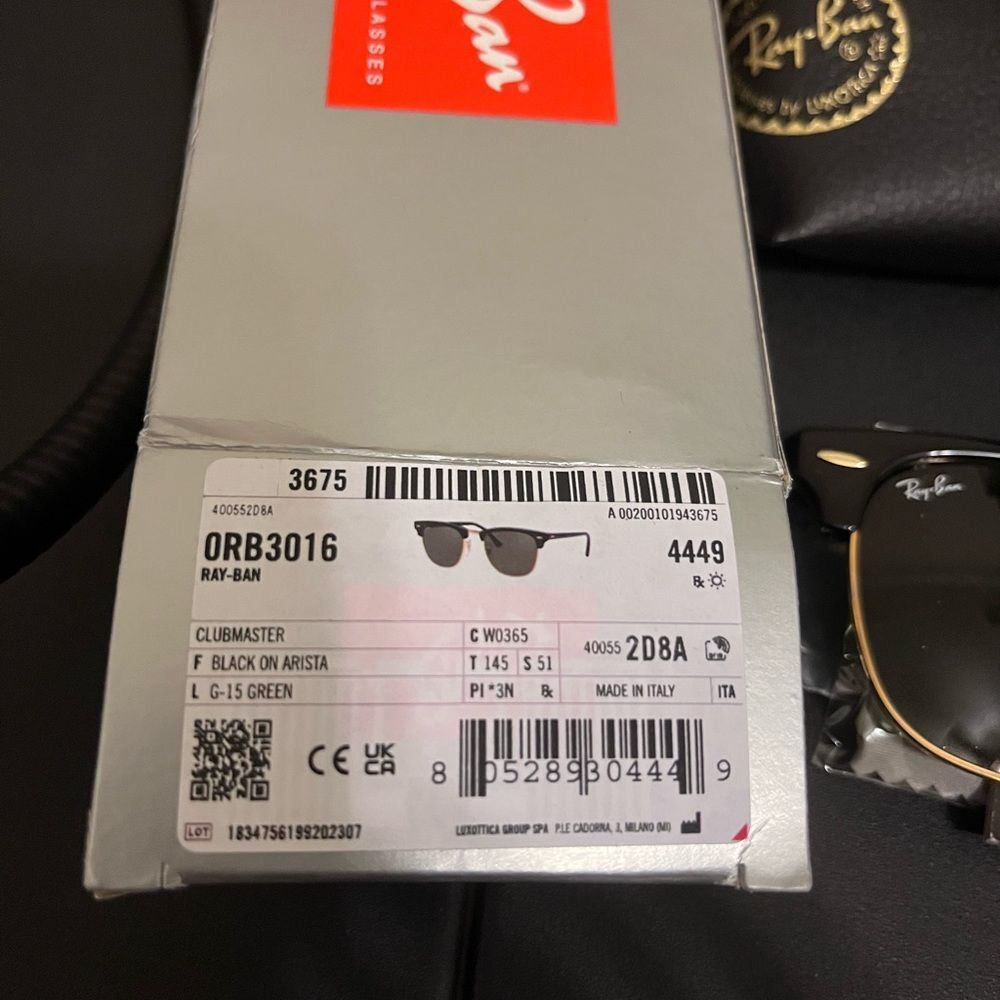 Ray-Ban RB3016 Clubmaster - Picture 2 of 3